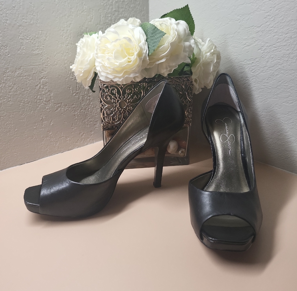 Jessica Simpson Black Peep-Toe Heels